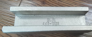 Graafmachine Emmer Motorgrader 140 g, 140 uur, 120 uur, 120 g, 120K Cooperlegering Aluminium Brons Motoronderdelen Lader Bulldozer Slijtstrip 446-1527